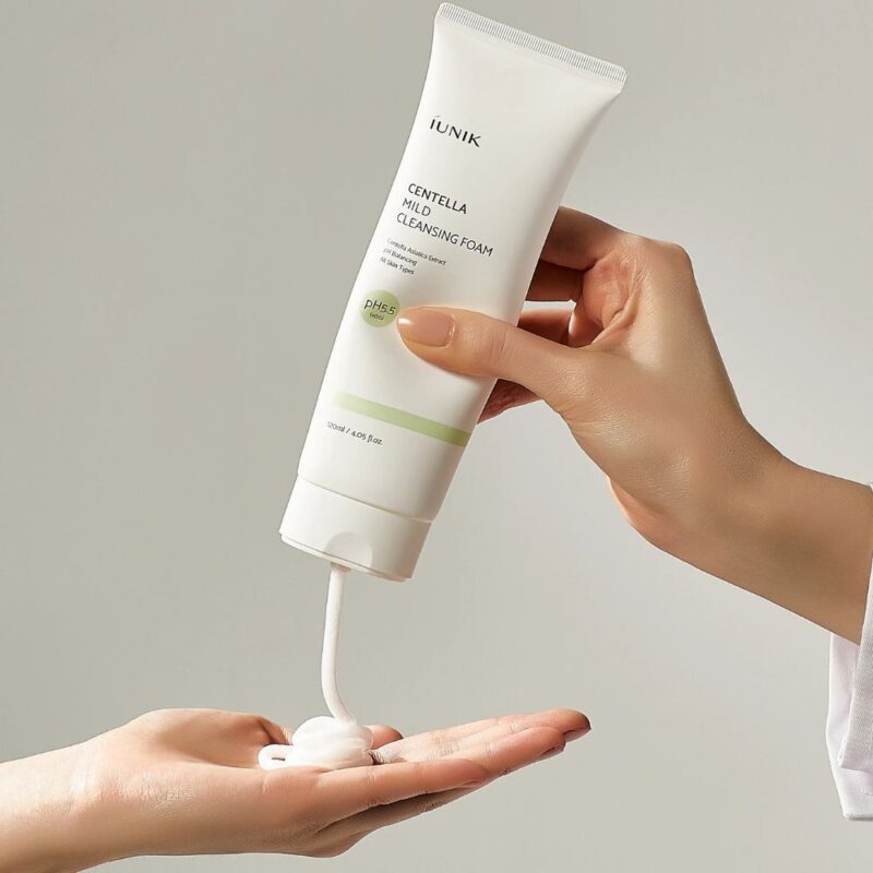 Iunik Centella Mild Cleansing Foam (1)