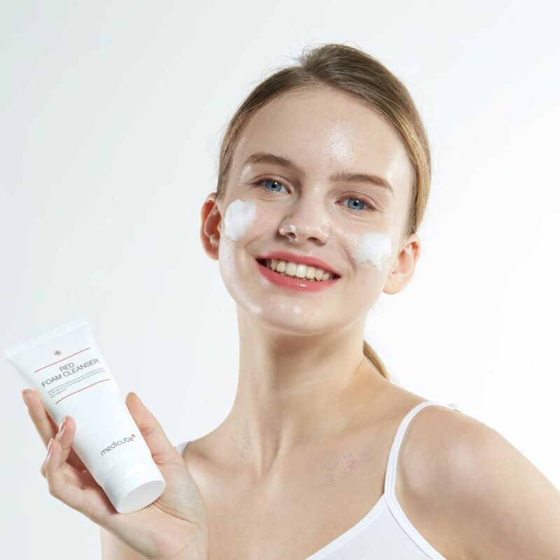 Medicube Red Foam Cleanser (1)