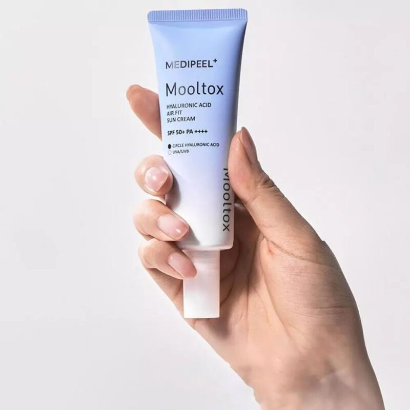 Medi-Peel Hyaluronic Acid Mooltox Air Fit Sun Cream (1)