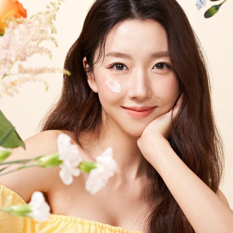 House of Hur Weightless Sun Fluid (1)