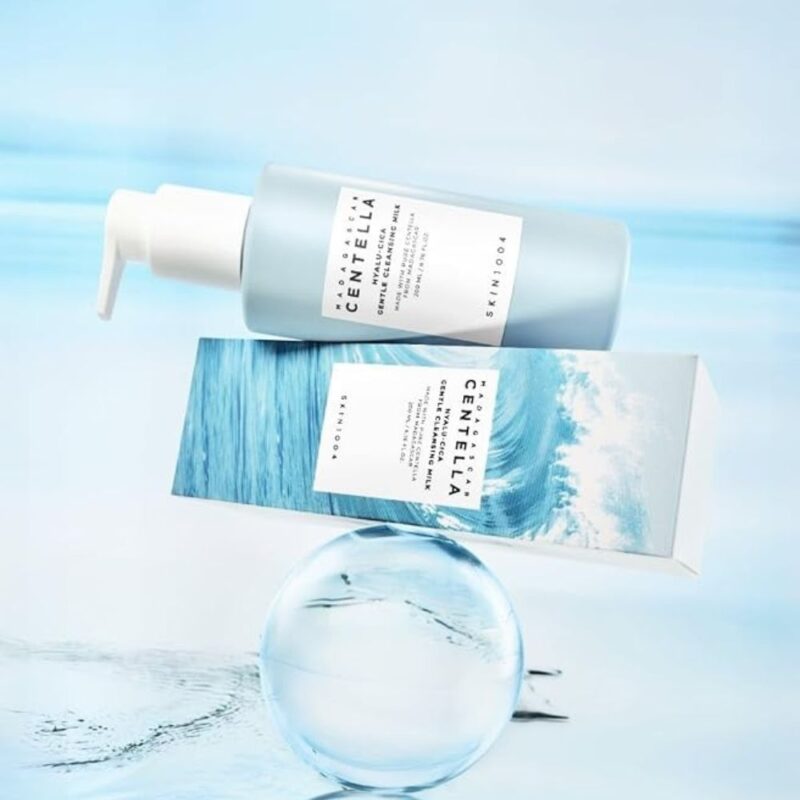 Skin1004 Madagascar Centella Hyalu-Cica Gentle Cleansing Milk (4)
